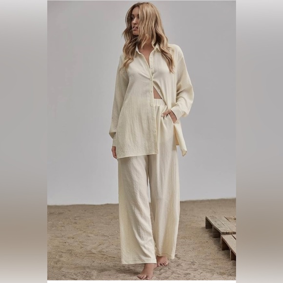 Floerns Women's 2 Piece Outfits Slit Hem Longline Blouse and Wide Leg Pants Set - Picture 2 of 5